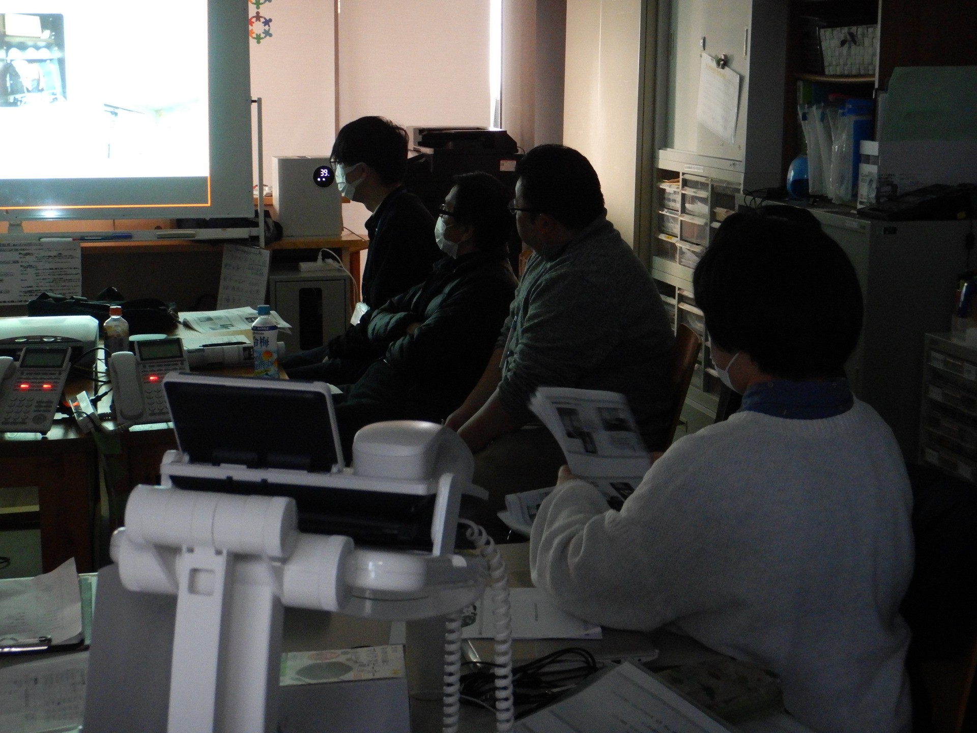 女性支援団体視察の伝達研修を行いました。